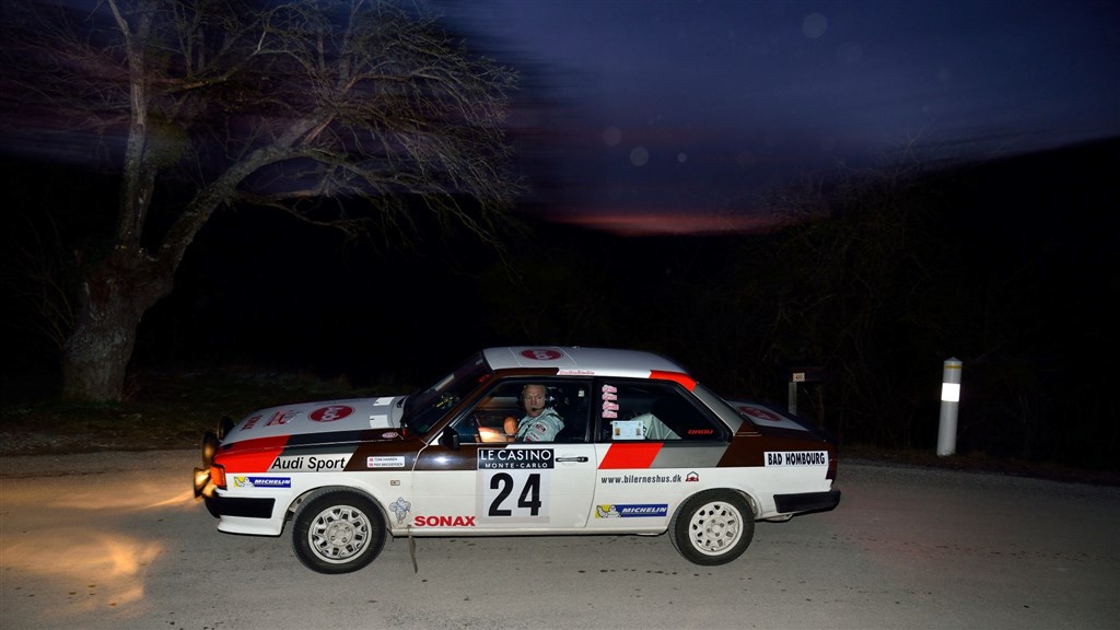 Før nattens etape ligger Toni Hansen (Horsens) og Per Brodersen (Lem) på en tolvteplads ud af 314 startende i deres Audi 80 GLE fra 1979.
(Foto: Michael Eisenberg)
